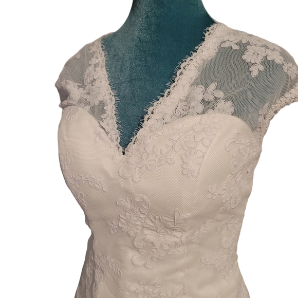 Gorgeous White High Low Wedding Dress Brand New Beautiful Lace and Beading - Picture 2 of 15